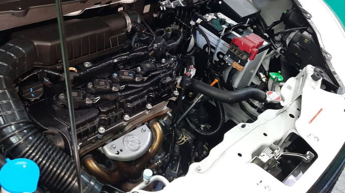 8 Penyebab Suara Berisik dari Kap Mesin Mobil dan Solusinya